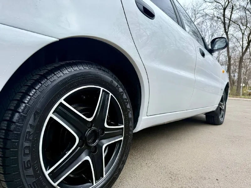 Продаю chevrolet lanos sx 2009 г. В.
Автомобиль в отличном состояние
1.5 E-tec, работает без нареканий, масло не расходует, коробка механическая без вылетов и хрустов, по ходовой части все отлично недавно было то
Кузов автомобиля в идеальном состояние, без ржавчины и коррозии. Днище, низа дверей, пороги, стаканы в заводском исполнение.
Кондиционер рабочий, гидроусилитель,2 стеклоподъемника, музыка с bluetooth и aux
Более подробно расскажу по телефону
Юридически чистый автомобиль, любой вид переоформления
Донецк
375.000 Рублей. Торг уместен
+79495097888
📲 Tg: …
📞 Звоните: +7(949)5097888 - фотография - 6
