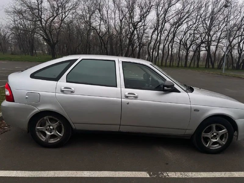 ❗продам❗ lada priora, 2009 года двигатель: 1.6, 16-клапанный в отличном состоянии. коробка без хрустов и без вылетов, работает без нареканий. установлен андройд планшет, хорошая музыка салон в хорошем ухоженном состоянии. комплектация : стеклоподъемники, гидроусилитель руля, электра регулировка зеркал, хорошая машина на каждый день. карточка то присутствует цена: 250.000 рублей. торг у капота тел. +79490372483 осмотр, донецк-макеевка - фотография - 3