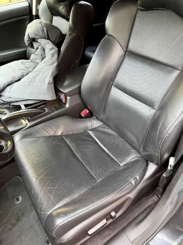 Honda accord executive 2,4 at 2011 год, пробег 114 тыс. коробка: автомат 201 л. с. , передний привод сборка япония европейка, куплена в г. донецке в 2011г. с салона honda первый и единственный собственник учет на 180 регионе (днр) осмотр г. донецк +79494245201 цена: 1600000 руб продаю свой автомобиль honda accord executive в максимальной комплектации с допами! я первый хозяин! максимальная комплектация. автомобиль куплен в автосалоне г. донецка в 2011 году. пробег оригинальный, за машиной ухаживал (это же аккорд). замена масла каждые 7000 тысяч, двигатель без нареканий, ходовая и рейка в идеале, доустановлен гу teyes, камера заднего вида, память сидений, кожа, люк, и много всего, даже адаптивный ксенон. все стекла оригинальные! да и все в машине оригинальное! ничего не колхозилось. без дтп. все в родной краске. продаю в хорошие руки связи с покупкой нового авто, никуда не спешу, не продам не расстроюсь буду сам ездить. перекупщикам просьба не беспокоить потратите свое и мое время, а за дешево не отдам. обмен не интересует. обоснованный торг хорошему покупателю уместен. последний самурай европы для ценящих и понимающих людей ! - фотография - 10
