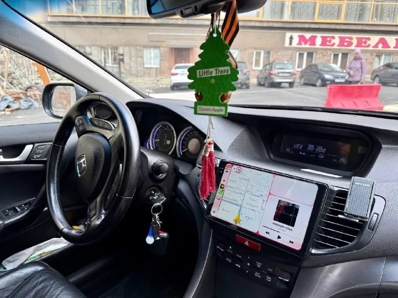 Honda accord executive 2,4 at 2011 год, пробег 114 тыс. коробка: автомат 201 л. с. , передний привод сборка япония европейка, куплена в г. донецке в 2011г. с салона honda первый и единственный собственник учет на 180 регионе (днр) осмотр г. донецк +79494245201 цена: 1600000 руб продаю свой автомобиль honda accord executive в максимальной комплектации с допами! я первый хозяин! максимальная комплектация. автомобиль куплен в автосалоне г. донецка в 2011 году. пробег оригинальный, за машиной ухаживал (это же аккорд). замена масла каждые 7000 тысяч, двигатель без нареканий, ходовая и рейка в идеале, доустановлен гу teyes, камера заднего вида, память сидений, кожа, люк, и много всего, даже адаптивный ксенон. все стекла оригинальные! да и все в машине оригинальное! ничего не колхозилось. без дтп. все в родной краске. продаю в хорошие руки связи с покупкой нового авто, никуда не спешу, не продам не расстроюсь буду сам ездить. перекупщикам просьба не беспокоить потратите свое и мое время, а за дешево не отдам. обмен не интересует. обоснованный торг хорошему покупателю уместен. последний самурай европы для ценящих и понимающих людей ! - фотография - 4