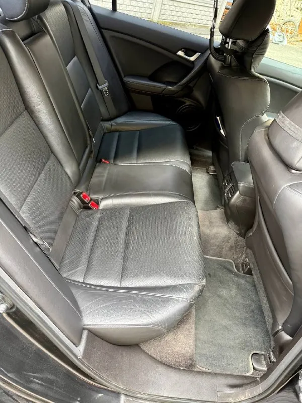 Honda accord executive 2,4 at 2011 год, пробег 114 тыс. коробка: автомат 201 л. с. , передний привод сборка япония европейка, куплена в г. донецке в 2011г. с салона honda первый и единственный собственник учет на 180 регионе (днр) осмотр г. донецк +79494245201 цена: 1600000 руб продаю свой автомобиль honda accord executive в максимальной комплектации с допами! я первый хозяин! максимальная комплектация. автомобиль куплен в автосалоне г. донецка в 2011 году. пробег оригинальный, за машиной ухаживал (это же аккорд). замена масла каждые 7000 тысяч, двигатель без нареканий, ходовая и рейка в идеале, доустановлен гу teyes, камера заднего вида, память сидений, кожа, люк, и много всего, даже адаптивный ксенон. все стекла оригинальные! да и все в машине оригинальное! ничего не колхозилось. без дтп. все в родной краске. продаю в хорошие руки связи с покупкой нового авто, никуда не спешу, не продам не расстроюсь буду сам ездить. перекупщикам просьба не беспокоить потратите свое и мое время, а за дешево не отдам. обмен не интересует. обоснованный торг хорошему покупателю уместен. последний самурай европы для ценящих и понимающих людей ! - фотография - 5