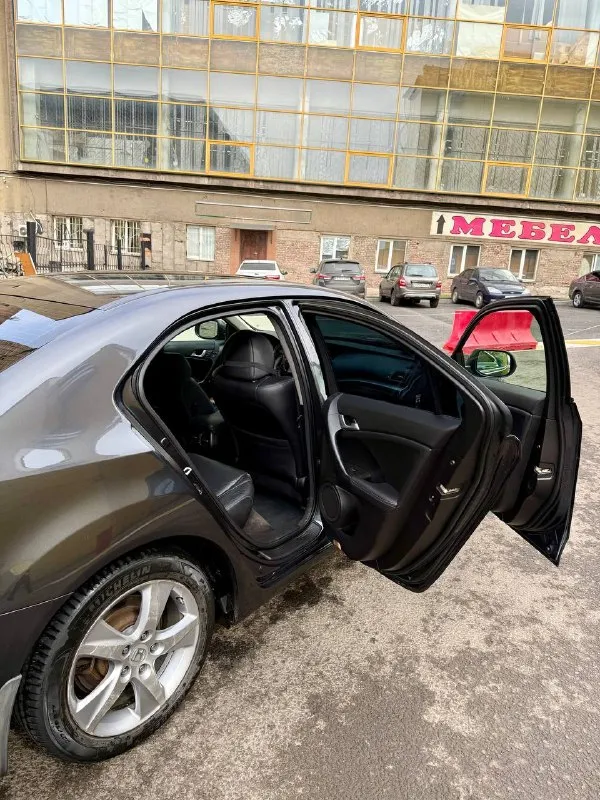 Honda accord executive 2,4 at 2011 год, пробег 114 тыс. коробка: автомат 201 л. с. , передний привод сборка япония европейка, куплена в г. донецке в 2011г. с салона honda первый и единственный собственник учет на 180 регионе (днр) осмотр г. донецк +79494245201 цена: 1600000 руб продаю свой автомобиль honda accord executive в максимальной комплектации с допами! я первый хозяин! максимальная комплектация. автомобиль куплен в автосалоне г. донецка в 2011 году. пробег оригинальный, за машиной ухаживал (это же аккорд). замена масла каждые 7000 тысяч, двигатель без нареканий, ходовая и рейка в идеале, доустановлен гу teyes, камера заднего вида, память сидений, кожа, люк, и много всего, даже адаптивный ксенон. все стекла оригинальные! да и все в машине оригинальное! ничего не колхозилось. без дтп. все в родной краске. продаю в хорошие руки связи с покупкой нового авто, никуда не спешу, не продам не расстроюсь буду сам ездить. перекупщикам просьба не беспокоить потратите свое и мое время, а за дешево не отдам. обмен не интересует. обоснованный торг хорошему покупателю уместен. последний самурай европы для ценящих и понимающих людей ! - фотография - 7