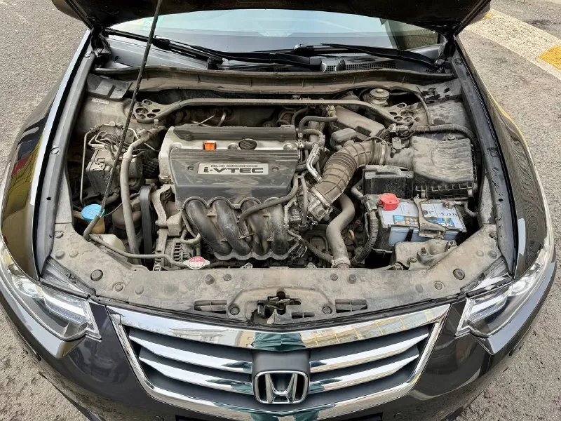 Honda accord executive 2,4 at 2011 год, пробег 114 тыс. коробка: автомат 201 л. с. , передний привод сборка япония европейка, куплена в г. донецке в 2011г. с салона honda первый и единственный собственник учет на 180 регионе (днр) осмотр г. донецк +79494245201 цена: 1600000 руб продаю свой автомобиль honda accord executive в максимальной комплектации с допами! я первый хозяин! максимальная комплектация. автомобиль куплен в автосалоне г. донецка в 2011 году. пробег оригинальный, за машиной ухаживал (это же аккорд). замена масла каждые 7000 тысяч, двигатель без нареканий, ходовая и рейка в идеале, доустановлен гу teyes, камера заднего вида, память сидений, кожа, люк, и много всего, даже адаптивный ксенон. все стекла оригинальные! да и все в машине оригинальное! ничего не колхозилось. без дтп. все в родной краске. продаю в хорошие руки связи с покупкой нового авто, никуда не спешу, не продам не расстроюсь буду сам ездить. перекупщикам просьба не беспокоить потратите свое и мое время, а за дешево не отдам. обмен не интересует. обоснованный торг хорошему покупателю уместен. последний самурай европы для ценящих и понимающих людей ! - фотография - 9