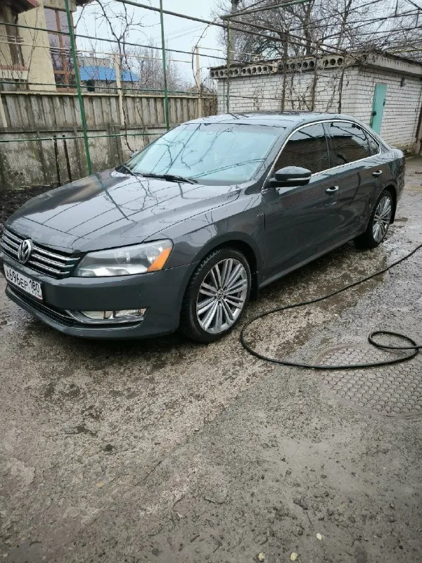 Продам пассат б 7 2015 года 1.8 турбо 170 л, с пробег 178 в хорошем состоянии, цепи поменяны, компрессор обслужен, двигатель и акпп на отлично есть мелкие нюансы авто не новое 2 комплекта резины, цена 1,450 +79493397126 📞 звоните: +7(949)3397126 - фотография - 1