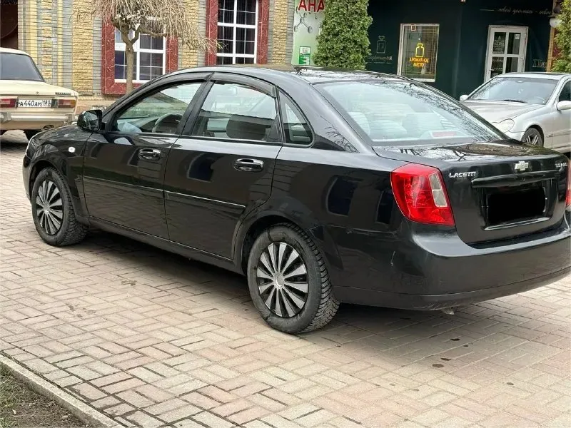 Здравствуйте 🤝 срочно 🚨 продам chevrolet latte год выпуска 2012 комплектация: кондиционер подогрев сидений датчики дождя датчики света регулировка зеркал качественная заводская аудио система учет 🇷🇺 документы в полном порядке 1 хозяин с автосалона описание: автомобиль в прекрасном состояние вложений не каких не требует сел и в любой рейс уехал, кузов не бит не крашен ✅ без рыжиков. даже нет намека ! гнили нет ! дно пороги не варенные всё целое гнили по машине абсолютно нет двигатель 1.6 работает отлично не дымит не троит масло не ест коробка передач не хрустит не выбивает ходовая часть на 5+ едит не слышно ! салон опрятный не прокуренный эксплуатация бережная все остальные вопросы по телефону 📲 цена автомобиля 555000 тысяч рублей реальному покупателю торг у капота ! номер для связи +7949-481-83-98 телеграмм +7949-442-59-17 звонить в любое время ! 📲 tg: светлана кожух 📞 звоните: +7(949)4818398 📞 звоните: +7(949)4818398 - фотография - 1