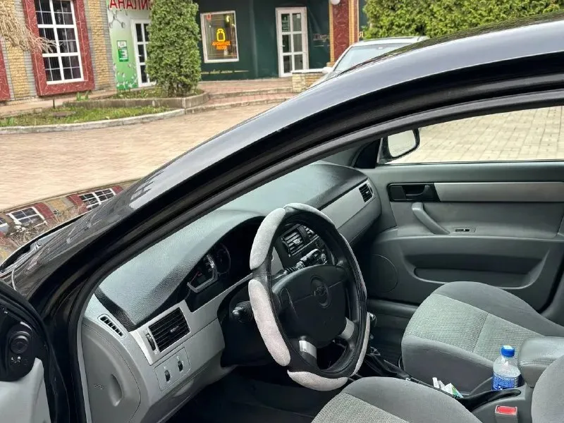 Здравствуйте 🤝 срочно 🚨 продам chevrolet latte год выпуска 2012 комплектация: кондиционер подогрев сидений датчики дождя датчики света регулировка зеркал качественная заводская аудио система учет 🇷🇺 документы в полном порядке 1 хозяин с автосалона описание: автомобиль в прекрасном состояние вложений не каких не требует сел и в любой рейс уехал, кузов не бит не крашен ✅ без рыжиков. даже нет намека ! гнили нет ! дно пороги не варенные всё целое гнили по машине абсолютно нет двигатель 1.6 работает отлично не дымит не троит масло не ест коробка передач не хрустит не выбивает ходовая часть на 5+ едит не слышно ! салон опрятный не прокуренный эксплуатация бережная все остальные вопросы по телефону 📲 цена автомобиля 555000 тысяч рублей реальному покупателю торг у капота ! номер для связи +7949-481-83-98 телеграмм +7949-442-59-17 звонить в любое время ! 📲 tg: светлана кожух 📞 звоните: +7(949)4818398 📞 звоните: +7(949)4818398 - фотография - 7