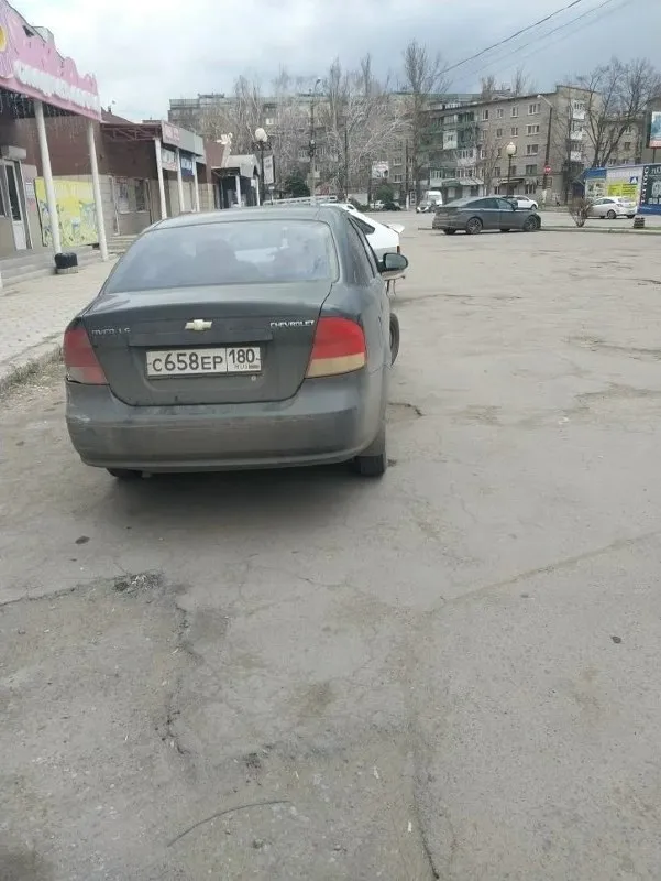 Продам chevrolet авео т 200, 2006 г, мотор 1.5. Автомобиль на ходу, используется каждый день, масло не жрëт, скоростя на месте, кузов на фото. Владею этим чудо авто 3 года, за это время поменял : рулевая колонка, шаровые, наконечники, саленблоки, глушитель и т. Д. .. Всего не вспомнить. Резина лето с хорошим остатком, печка греет, кондиционер❄💨 работает но лучше дозаправить, свет, поворот, стоп всë горит и мигает, есть сигнализация. За шевролëт хочу всего 140.000 т. Рублей, не более и не менее, с переоформлением, всё интересующие вопросы по телефону +79490386801
📞 Звоните: +7(949)0386801 - фотография - 3