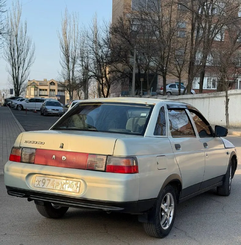 Ваз 2110 2002 год. двигатель не дымит не троит. v16. коробка не выбивает. по электрике все работает машина на полном ходу без всяких проблем. стоит кондиционер но не работает. цена: 130000₽. торг при покупке ) - фотография - 1