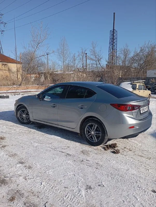 Мазда3, мотор1.6, автомат, состояние огонь, двух зонный климат, подогрев сидений, современный планшет с усилителем навигацией и камерой заднего вида. учет180, т. о пройден 1300000,т+79494793200 📲 tg:. . 📞 звоните: +7(949)4793200 - фотография - 3