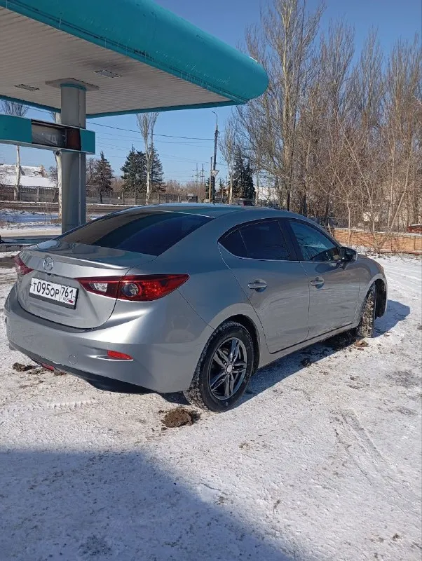 Мазда3, мотор1.6, автомат, состояние огонь, двух зонный климат, подогрев сидений, современный планшет с усилителем навигацией и камерой заднего вида. учет180, т. о пройден 1300000,т+79494793200 📲 tg:. . 📞 звоните: +7(949)4793200 - фотография - 4