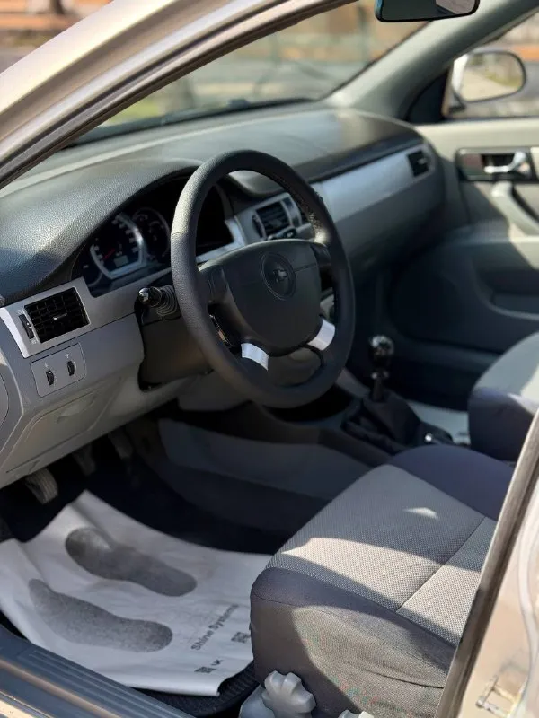 🚙марка: chevrolet lacetti ⚙️двигатель:1.6 ⛽️вид топлива:бензин 📅год выпуска:2008 💴цена:575.000.руб(торг-обмен) 🗺️пробег:220.000 км 📦:кпп :механика в продаже chevrolet lacetti в отличном состоянии для своих лет автомобиль как на фото без жучков без рыжика без гнили кузов достойном состоянии мотор без нареканий без масла жора масло в моторе поменяны коробка тоже без нареканий не хрустит не выбивает ходовая часть в отличном состоянии недавно прошла большое то все стекла родные два комплекта резины зима лето все остальные доп вопросы 📞 звоните: на этом номер есть +7 (949) 500-05-34 есть telegram 📍•город мариуполь - фотография - 7
