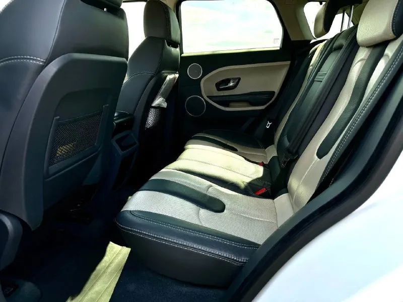 Продам range rover evoque. автомобиль в идеальном состоянии 2012-го года выпуска. весь в заводском окрасе! пробег 158 000 км, 2.2 турбодизель, 190 лошадиных сил. 6-ти ступенчатый автомат (aisin), полный привод. автомобиль практически в максимальной комплектации, не хватает панорамы. -вебасто -память, подогрев и вентиляция передних сидений -подогрев руля и лобового стекла -система terrain response, которая позволяет выбрать один из четырёх режимов полного привода: -дорожный -гравий или снег -грязь или корни -песок. камера заднего вида, парктроники перед и зад бесключевой доступ. оригинальные титановые диски 19 диаметра. с машиной отдам два комплекта колес (зима и лето), два ключа и сервисная книжка! я хозяин, переоформление без проблем! автомобиль находится в старобешево. цена 2 650 000 рублей. за более подробной информацией обращаться по телефону: +7 (949) 343-31-09 +7 (949) 524-94-12. 📲 tg: артëм 📞 звоните: +7(949)3433109 - фотография - 10