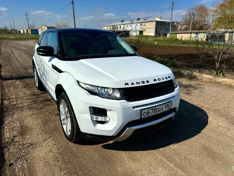 Продам range rover evoque. автомобиль в идеальном состоянии 2012-го года выпуска. весь в заводском окрасе! пробег 158 000 км, 2.2 турбодизель, 190 лошадиных сил. 6-ти ступенчатый автомат (aisin), полный привод. автомобиль практически в максимальной комплектации, не хватает панорамы. -вебасто -память, подогрев и вентиляция передних сидений -подогрев руля и лобового стекла -система terrain response, которая позволяет выбрать один из четырёх режимов полного привода: -дорожный -гравий или снег -грязь или корни -песок. камера заднего вида, парктроники перед и зад бесключевой доступ. оригинальные титановые диски 19 диаметра. с машиной отдам два комплекта колес (зима и лето), два ключа и сервисная книжка! я хозяин, переоформление без проблем! автомобиль находится в старобешево. цена 2 650 000 рублей. за более подробной информацией обращаться по телефону: +7 (949) 343-31-09 +7 (949) 524-94-12. 📲 tg: артëм 📞 звоните: +7(949)3433109 - фотография - 3