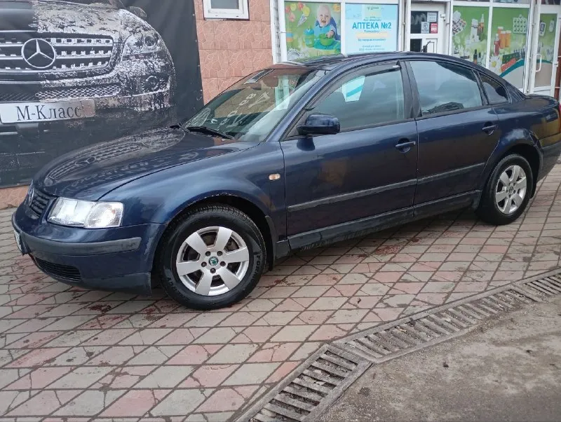 Продам фольксваген пассат б5, 1998 года. мотор 1.8 самый простой и надёжный атмосферник, масло не расходует, корбка без хрустов, ходовка перебранная. салон в достойном состоянии. по кузову имеются возрастные болячки. цена 380 тыс, торг никто не отменял. +79493614200. - фотография - 2