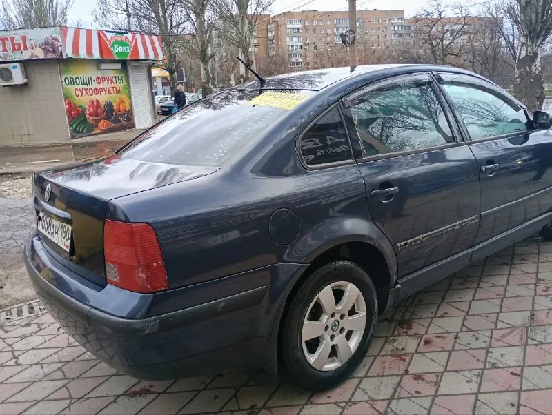 Продам фольксваген пассат б5, 1998 года. мотор 1.8 самый простой и надёжный атмосферник, масло не расходует, корбка без хрустов, ходовка перебранная. салон в достойном состоянии. по кузову имеются возрастные болячки. цена 380 тыс, торг никто не отменял. +79493614200. - фотография - 6