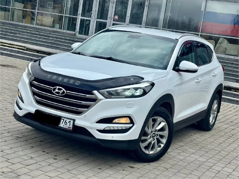 Hyundai tucson официал 2017 год выпуска двигатель 2.0 бензин коробка автомат 4wd (полный привод ) автомобиль в хорошем состоянии кузов без дтп, весь в заводском окрасе !!! двигатель, коробка, ходовая на 5 машина не требует не каких вложений, готов на любые проверки с вашей стороны ! максимальная комплектация, бесключевой доступ (start-stop) кожаный салон, роздельный климат-контроль, круиз-контроль, датчики света, и дождя, подогревы всех сидений, подогрев руля, зеркал, и стекл, большой монитор с камерой заднего вида, и многое другое… с документами полный порядок, могу присутствовать в мрэо для подного переоформления на вас. ! г. донецк цена 1.870 тыс. ₽ звоните остальное по тел. +79495210905 📞 🇷🇺 звоните: +79495210905 - фотография - 1