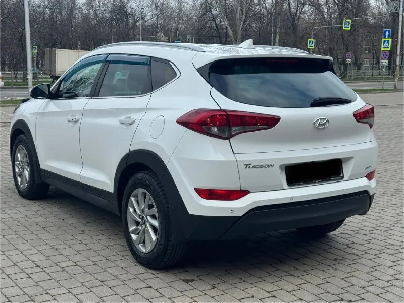 Hyundai tucson официал 2017 год выпуска двигатель 2.0 бензин коробка автомат 4wd (полный привод ) автомобиль в хорошем состоянии кузов без дтп, весь в заводском окрасе !!! двигатель, коробка, ходовая на 5 машина не требует не каких вложений, готов на любые проверки с вашей стороны ! максимальная комплектация, бесключевой доступ (start-stop) кожаный салон, роздельный климат-контроль, круиз-контроль, датчики света, и дождя, подогревы всех сидений, подогрев руля, зеркал, и стекл, большой монитор с камерой заднего вида, и многое другое… с документами полный порядок, могу присутствовать в мрэо для подного переоформления на вас. ! г. донецк цена 1.870 тыс. ₽ звоните остальное по тел. +79495210905 📞 🇷🇺 звоните: +79495210905 - фотография - 3