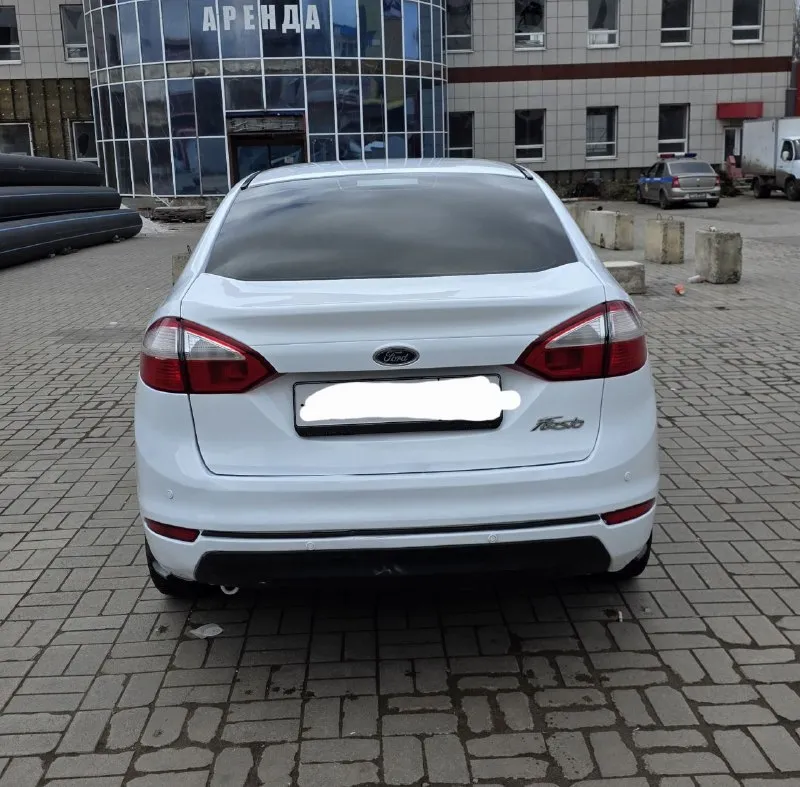 Продам ford fiesta 2016г. тех осмотр пройден, диагностическая карта на руках. пробег 110000км двигатель 1.6 работает идеально акпп переключает мягко, без толчков и пинков кузов в родной краске стекла заводские включая лобовое ходовка не стучит, отрабатывает отлично кондиционер холодит, печка греет задние парктроники, сигнализация с автозапуском в машине работает всё, без вложений, сел и поехал переоформление в мрэо без проблем осмотр донецк цена 865000₽ +79493910310 - фотография - 5