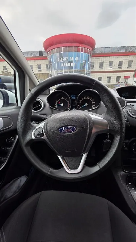 Продам ford fiesta 2016г. тех осмотр пройден, диагностическая карта на руках. пробег 110000км двигатель 1.6 работает идеально акпп переключает мягко, без толчков и пинков кузов в родной краске стекла заводские включая лобовое ходовка не стучит, отрабатывает отлично кондиционер холодит, печка греет задние парктроники, сигнализация с автозапуском в машине работает всё, без вложений, сел и поехал переоформление в мрэо без проблем осмотр донецк цена 865000₽ +79493910310 - фотография - 9