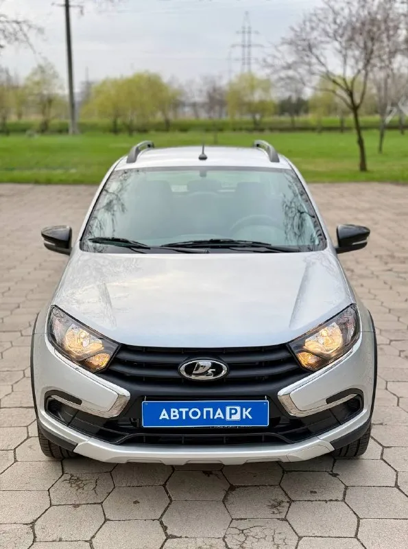 🆕 новая lada granta cross 🆕 ‼️ уже в мариуполе‼️ 💰цена: 1 280 000р 🏢город: мариуполь 📅год выпуска: 2026 🧾пробег: 16 км. ⚙️двигатель: 1.6 ⛽топливо: бензин ⚙️кпп: механика - фотография - 2