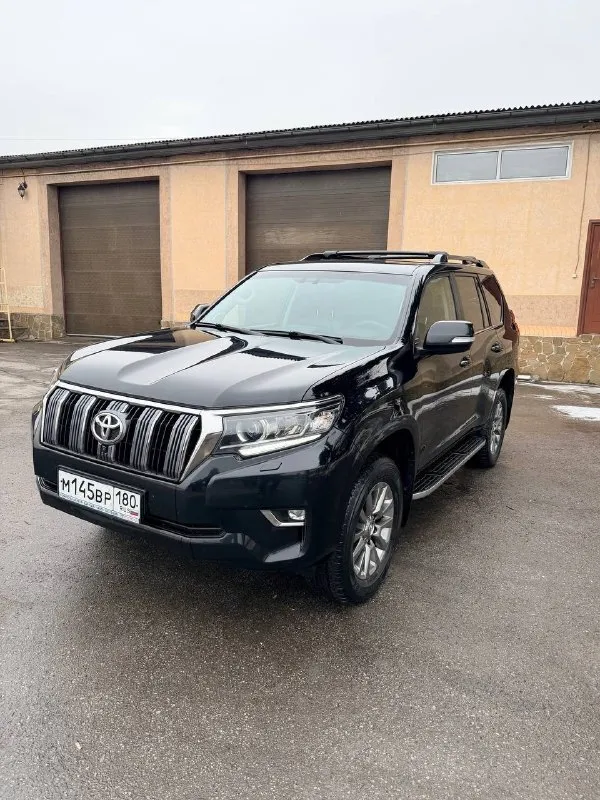 Продам toyota land cruiser prado 4.0 at 2018 г. пробег 114 000 км. зеленая автотека. машина в хорошем состоянии не бита не крашена. комплектация престиж. я второй хозяин. два комплекта резины летняя и зимняя. камеры 360, задний климат и подогревы, вентиляция сидений, подогрев руля и многое другое. цена 5 700 000 руб +7 (949) 467-81-63 📞 звоните: +7(949)4678163 - фотография - 1