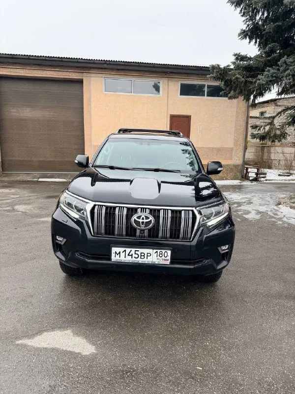 Продам toyota land cruiser prado 4.0 at 2018 г. пробег 114 000 км. зеленая автотека. машина в хорошем состоянии не бита не крашена. комплектация престиж. я второй хозяин. два комплекта резины летняя и зимняя. камеры 360, задний климат и подогревы, вентиляция сидений, подогрев руля и многое другое. цена 5 700 000 руб +7 (949) 467-81-63 📞 звоните: +7(949)4678163 - фотография - 2