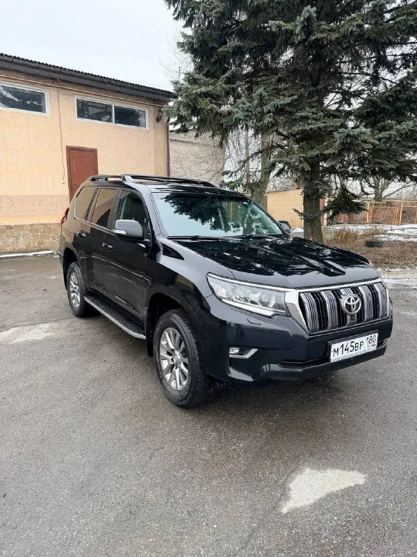 Продам toyota land cruiser prado 4.0 at 2018 г. пробег 114 000 км. зеленая автотека. машина в хорошем состоянии не бита не крашена. комплектация престиж. я второй хозяин. два комплекта резины летняя и зимняя. камеры 360, задний климат и подогревы, вентиляция сидений, подогрев руля и многое другое. цена 5 700 000 руб +7 (949) 467-81-63 📞 звоните: +7(949)4678163 - фотография - 3