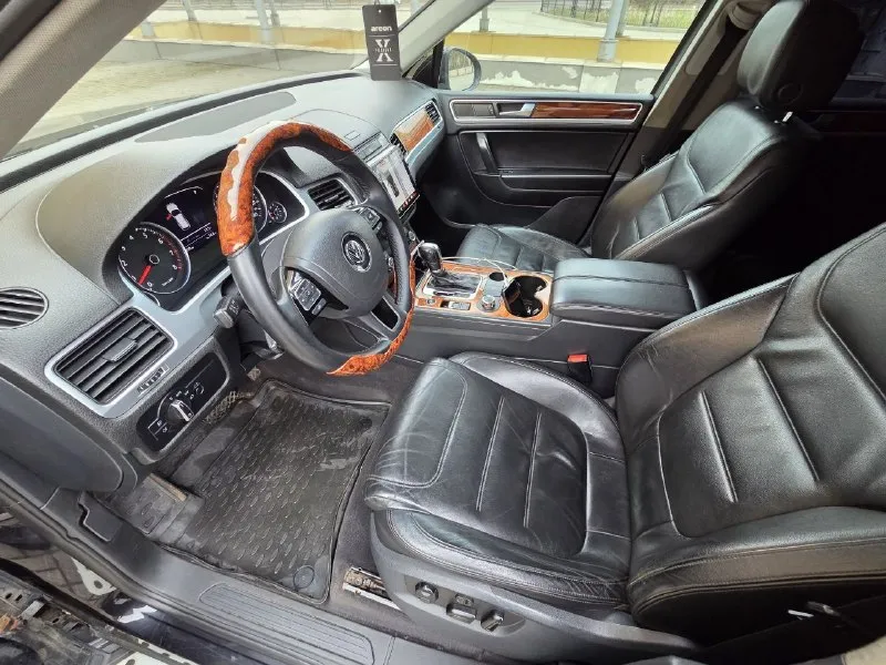 Volkswagen touareg 3,6 бензин 2010г 238т км отличное состояние, все работает без нюансов и вложений! без дтп, освежался вкруг. без пневмы, безключевой доступ, камеры 360, электро привод багажника и др. 1,730 млн руб 9495213411 - фотография - 6