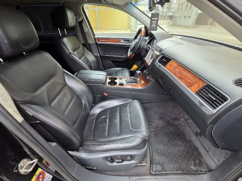 Volkswagen touareg 3,6 бензин 2010г 238т км отличное состояние, все работает без нюансов и вложений! без дтп, освежался вкруг. без пневмы, безключевой доступ, камеры 360, электро привод багажника и др. 1,730 млн руб 9495213411 - фотография - 7