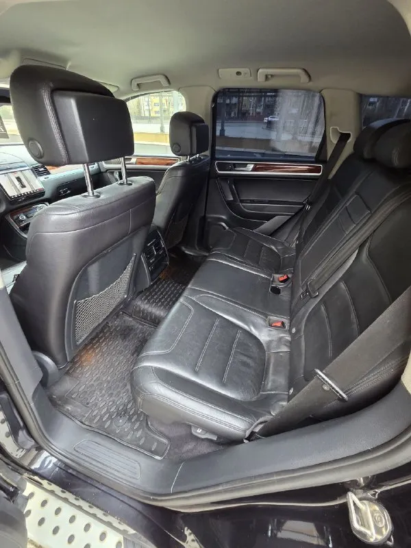 Volkswagen touareg 3,6 бензин 2010г 238т км отличное состояние, все работает без нюансов и вложений! без дтп, освежался вкруг. без пневмы, безключевой доступ, камеры 360, электро привод багажника и др. 1,730 млн руб 9495213411 - фотография - 9