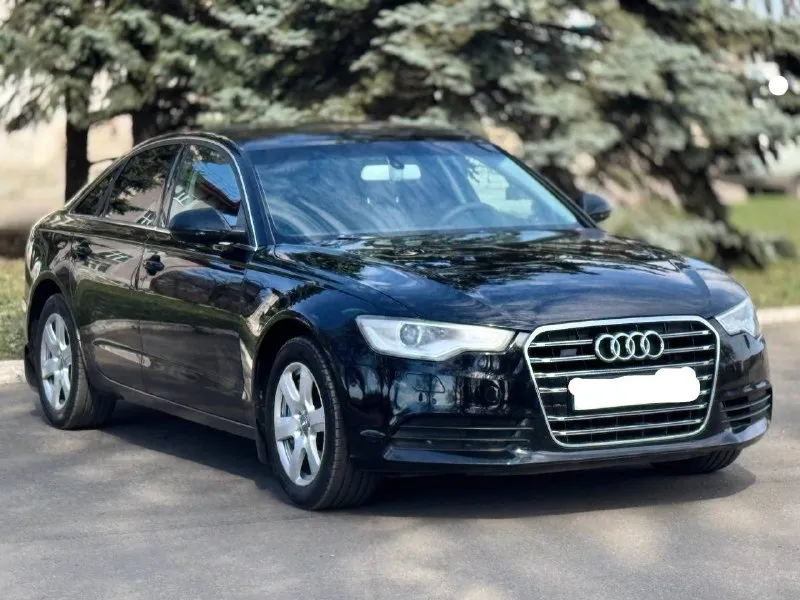 В продаже audi a6 c7 2011г шикарное семейное динамичное авто 3 литра бензин 300 л. с по технике никаких нареканий нету двигатель идеал, не дымит, не троит, тянет на все 300 20 тыс км назад была замена цепи коробка переключает плавно, даже не ощущается по ходовой все в норме, ничего не стучит, не гремит салон без дырок и потертостей все что нужно работает, все кнопки на месте и функционируют. опции: датчик дождя, датчик света, мульти руль, 4-х зонный климат контроль, abs, музыка bosse и многое другое пробег авто 212.000 оригинал птс оригинал по кузову ровный автомобиль, есть не большие сколы юр чистый автомобиль переоформление без проблем, могу присутствовать в мрео осмотр г макеевка цена 1.435.000 хорошим людям торг тел +79498310760 тг на этом же номере. 📞 звоните: +7(949)8310760 - фотография - 3