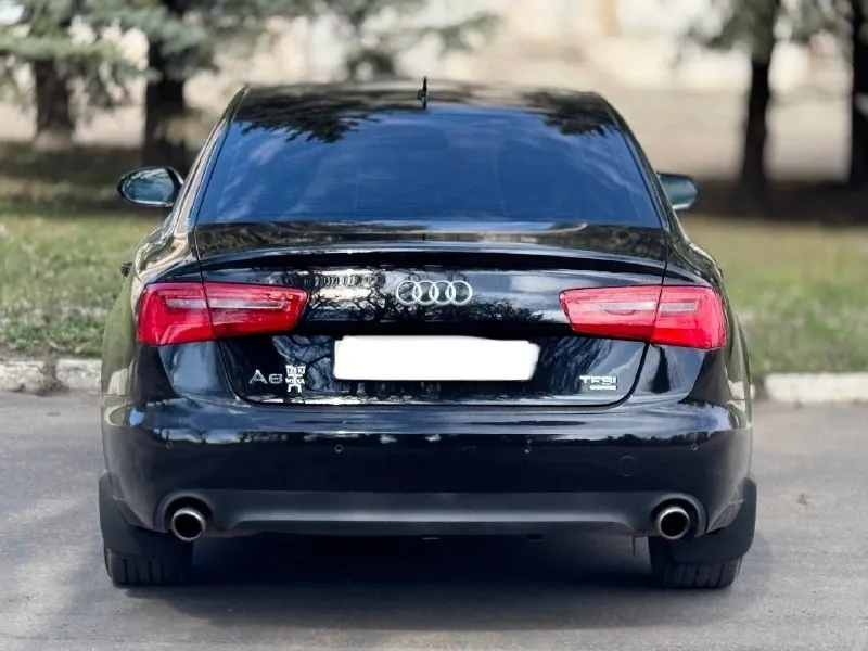 В продаже audi a6 c7 2011г шикарное семейное динамичное авто 3 литра бензин 300 л. с по технике никаких нареканий нету двигатель идеал, не дымит, не троит, тянет на все 300 20 тыс км назад была замена цепи коробка переключает плавно, даже не ощущается по ходовой все в норме, ничего не стучит, не гремит салон без дырок и потертостей все что нужно работает, все кнопки на месте и функционируют. опции: датчик дождя, датчик света, мульти руль, 4-х зонный климат контроль, abs, музыка bosse и многое другое пробег авто 212.000 оригинал птс оригинал по кузову ровный автомобиль, есть не большие сколы юр чистый автомобиль переоформление без проблем, могу присутствовать в мрео осмотр г макеевка цена 1.435.000 хорошим людям торг тел +79498310760 тг на этом же номере. 📞 звоните: +7(949)8310760 - фотография - 6