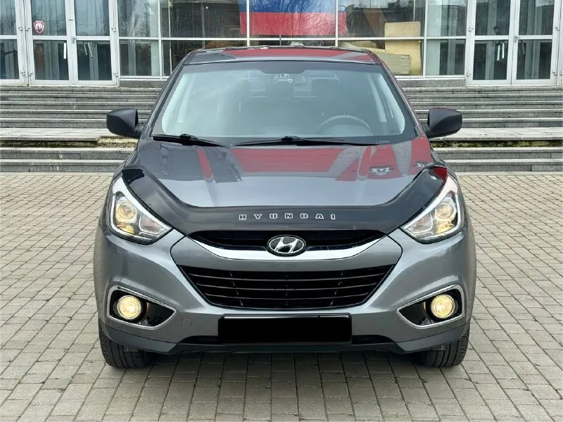 Hyundai ix35 эксклюзив 2014 год выпуска двигатель 2.0 бензин коробка механика 6-ти ступка честный пробег 81 тыс. км авто не нуждаеться не в каких либо вложениях состояние нового автомобиля, в автомобиле есть все для комфорта кондиционер, круиз контроль, подогревы зеркал, подогревы сидений, многофункциональная магнитола bluetooth, usb, громкая связь, камера заднего вида, видеорегистратор перед, и зад, и многое другое ! г. донецк цена 1.430 тыс. ₽ звоните остальное по тел. +79495210885 - фотография - 7