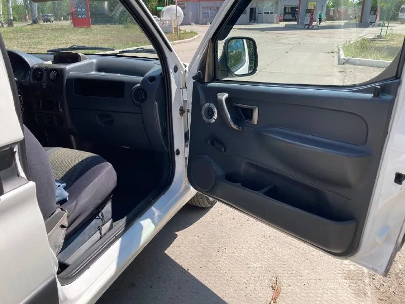 Продам citroen берлинго 2011 год мотор 1.4 коробка механика, пробег 247 тыс, цена 640₽, автомобиль обслужен, мотор работает отлично, сцепление новое, ходовая перебрана, всё работает, кондиционер холодит, печка греет, просторный, надежный, экономный автомобиль как для семьи так и для работы все вопросы по тел+79494936731, находиться в макеевке, торг 📲 tg: дарья ситковская 📞 звоните: +7(949)4936731 - фотография - 10