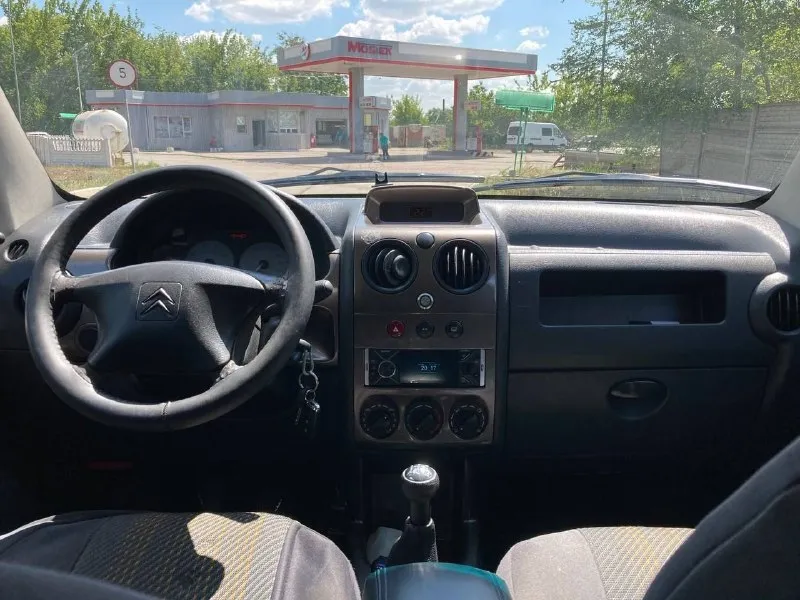 Продам citroen берлинго 2011 год мотор 1.4 коробка механика, пробег 247 тыс, цена 640₽, автомобиль обслужен, мотор работает отлично, сцепление новое, ходовая перебрана, всё работает, кондиционер холодит, печка греет, просторный, надежный, экономный автомобиль как для семьи так и для работы все вопросы по тел+79494936731, находиться в макеевке, торг 📲 tg: дарья ситковская 📞 звоните: +7(949)4936731 - фотография - 9