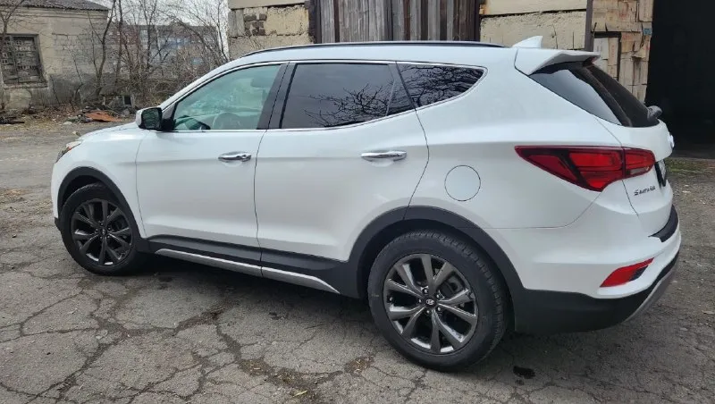 - hyundai санта фе 2016г. ... 2.0 sport awd - пробег 103т. км - система старт-стоп - система без ключевого доступа - кожаный салон - панорамная крыша - музыка infiniti. ..сабвуфер - раздельный климат контроль - подогревы всех сидений - вентиляция передних сидений - камеры 360° - 2 комплекта резины(лето-зима r19) - цена 2280000р. разумный торг приветствуется осмотр г. снежное днр тел. +79493606547 vin: 5xyzwdla5hg484528 📲 tg: nick 📞 +7(949)3606547 📲 tg: nick 📞 звоните: +7(949)3606547 - фотография - 4