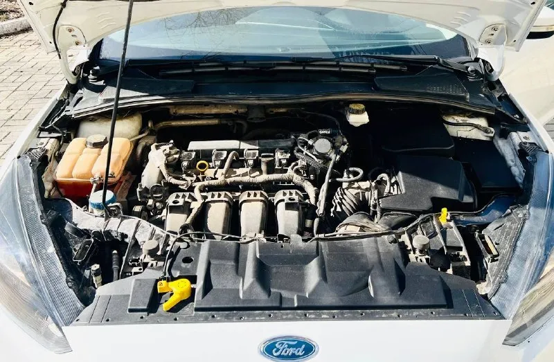 Ford focus 3 sel рестайлинг (чистая американка) макеевка год выпуска: 2018 пробег: 54 000 км двигатель: бензин 2.0 (160 л. с.) powershift комплектация sel (максимальная) — высокий уровень комфорта: — двухзонный климат-контроль — круиз-контроль — подогрев передних сидений — подогрев руля — подогрев зеркал и лобового стекла — обогрев форсунок стеклоомывателя — электрозеркала — электрический люк — камера заднего вида — задний парктроник — abs, esp — датчик дождя — настраиваемая подсветка салона — сенсорная мультимедиа с carplay и многое другое. масло менялось каждые 6–7 тыс. км, только своевременное обслуживание. гаражное хранение. два комплекта резины. в машину вложено очень много внимания и заботы. делалось всё для себя — никаких «перед продажей». всё обслужено, всё поменяно, новые пороги, кузов и салон в идеальном состоянии. машина едет мягко, руль лёгкий, ход плавный — комфорт действительно на высоком уровне. документы полностью в порядке. полное переоформление. цена: 1 270 000 руб +79490763615 - фотография - 10