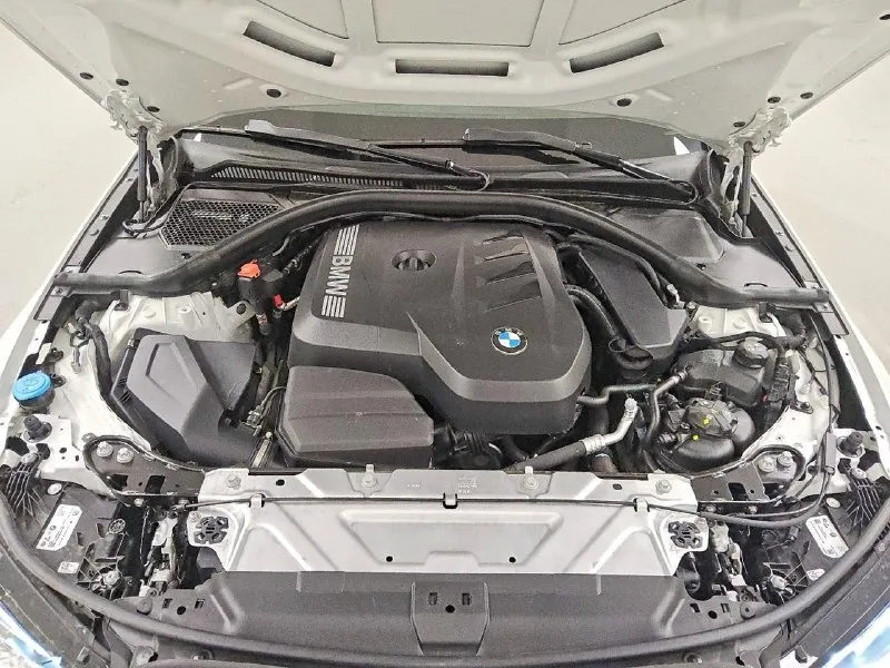 Доступен на аукционе сша вот такой эксклюзив! 🤩 - bmw 3 series ✅ - 2026 модельный год (выпуск 10/2025) - 2 рестайлинг! 🔥 - 2.0 в48, 258 л. с. 🚀 - задний привод - пробег: 10.900 км! постоянно говорю, что второй такой нет! и каждый раз это доказываем! 🤝 если что, можем и заменить руль на оригинальный с 1 реста, потому что многим он не нравится (раньше он хоть круглый был) 😁 насчет китайской "bmw" - это про казаться, а не быть. 156 сил, сомнительная подвеска. ехать на бмв и видеть как тебя обгоняет гранта спорт - ну плачевная картина. поэтому стоит брать только нормальный 30i (или d, но дизелей в сша нет, поэтому только 330i) 💪 цена восстановленного автомобиля под ключ в днр (с учетом утиля и таможни): 𝟓.𝟕𝟒𝟎.𝟎𝟎𝟎 ₽ 💵 кирилл +7 (949) 400-56-31 📞 🇷🇺 звоните: +79494005631 - фотография - 10