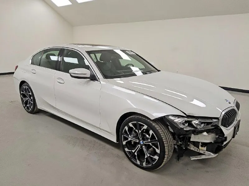 Доступен на аукционе сша вот такой эксклюзив! 🤩 - bmw 3 series ✅ - 2026 модельный год (выпуск 10/2025) - 2 рестайлинг! 🔥 - 2.0 в48, 258 л. с. 🚀 - задний привод - пробег: 10.900 км! постоянно говорю, что второй такой нет! и каждый раз это доказываем! 🤝 если что, можем и заменить руль на оригинальный с 1 реста, потому что многим он не нравится (раньше он хоть круглый был) 😁 насчет китайской "bmw" - это про казаться, а не быть. 156 сил, сомнительная подвеска. ехать на бмв и видеть как тебя обгоняет гранта спорт - ну плачевная картина. поэтому стоит брать только нормальный 30i (или d, но дизелей в сша нет, поэтому только 330i) 💪 цена восстановленного автомобиля под ключ в днр (с учетом утиля и таможни): 𝟓.𝟕𝟒𝟎.𝟎𝟎𝟎 ₽ 💵 кирилл +7 (949) 400-56-31 📞 🇷🇺 звоните: +79494005631 - фотография - 2