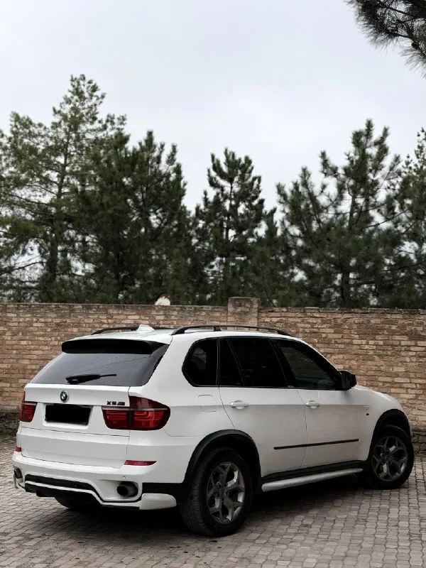 В продаже bmw x5 2012 года рестайлинг! мотор 3.0 twinturbo, работает идеально, никаких вложений не требует! коробка автомат переключает отлично без пинков. ходовая без стуков. красивый кожаный коричневый салон, электрорегулировки сидений, память сидений, мультируль. есть всё для комфортной езды внешне выглядит также красиво как на фотографиях, без каких либо моментов. осмотр донецк возможен обмен, также могу помочь с кредитом цена 1.650.000 ₽, торг у автомобиля! ☎+7 949-742-53-98 ☎+7 949 453-80-40 📞 🇷🇺 звоните: +79497425398 - фотография - 5