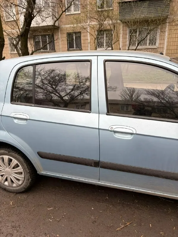 Hyundai гетц 2008 года, пробег 159тыс. 1.4 автомат. месяц назад полностью заменили все ремни, замена масел, новый бензонасос. новые оригинальные чехлы. кузов без ржавчины, сколов. салон ухоженный. сигнализация центурион с обратной связью, подогрев передних сидений, парктроники, электро регулировка зеркал и. т. д. машина без вложений я собственник. осмотр донецк цена 610т. р. не большой торг. +79493940701 📞 звоните: +7(949)3940701 - фотография - 3