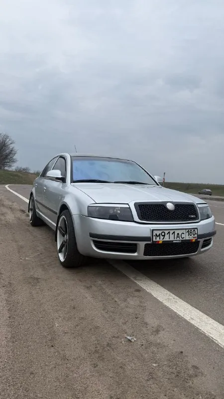 Продам skoda superb 2006 г. пробег 256т. 800.000₽ торг работает отлично по ходовой нареканий нет. черный потолок алькантара сиденья с пассат cc хорошая музыка, установлены би-лэд линзы вместо заводского ксенона газ евро 4. летние колеса r19 один сезон и зима в сборе r17. осмотр макеевка тел: +79493808848 telegram, max 📞 звоните: +7(949)3808848 - фотография - 4