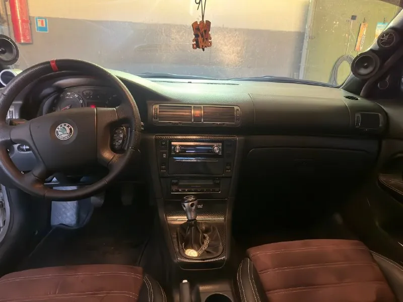 Продам skoda superb 2006 г. пробег 256т. 800.000₽ торг работает отлично по ходовой нареканий нет. черный потолок алькантара сиденья с пассат cc хорошая музыка, установлены би-лэд линзы вместо заводского ксенона газ евро 4. летние колеса r19 один сезон и зима в сборе r17. осмотр макеевка тел: +79493808848 telegram, max 📞 звоните: +7(949)3808848 - фотография - 5