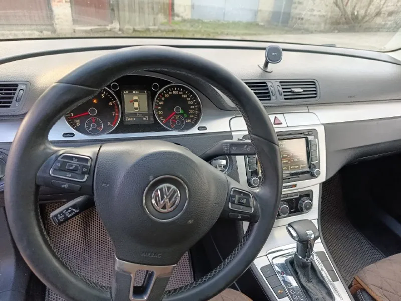 500000 руб. г. донецк, продам свой passat cc 2010 г. в. пробег 251000, во владении с июня месяца, двс и турбина работают хорошо, летом производил частичную замену масла в вчера появился гул при включении передач, едет передачи клацают иногда не гудит, надо делать вообщем, времени нет поэтому такая цена, без торга с полным переоформлением. +7 949 563-98-42 денис 📞 звоните: +7(949)5639842 - фотография - 3