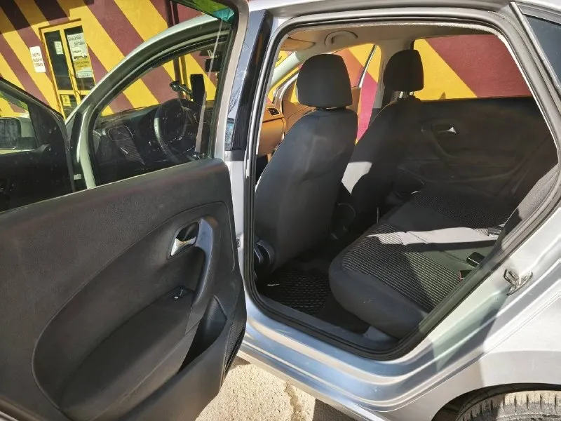Продаю свое авто в отличном состоянии volkswagen поло на автомате! очень динамичный, комфортный и экономный авто! ✅ volkswagen polo 1.6 at 2012г ✅ пробег 120 тыс оригинальный самый надёжный двигатель мpi надёжная коробка автомат aisin 09g полностью обслужена (фильтр масло) авто без дтп, стекла родные 🔥 , акпп, ходовая, идеал. полностью обслужена, заменены масла фильтра, жидкости. комплектация: кондиционер, подогрев сидений, зеркал, abs, камера заднего вида, музыка, регистратор. ✅ новая летняя резина ✅ зимняя резина на дисках в комплекте смотреть в луганске от хозяина!!! 💰цена 950 +79590182009 +79590215655 📞 звоните: +7(959)0182009 - фотография - 5