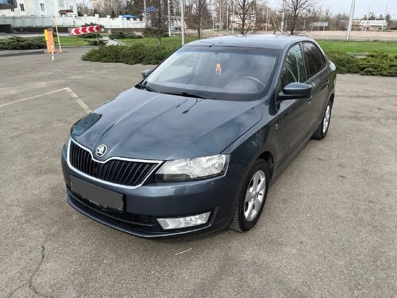 Skoda rapid без окрасов ! все стекла родные ! год 2015г кузов лифтбек мотор 1.6 бензиновый мрi (атмосферный) коробка механика 5ст. передний привод пробег 190.000 тыс. км (родной ) автотека зеленая 🧤 2 хозяин! комплектация климат контроль! подогрев сидений ! круиз контроль ! 4 эл. стеклоподъёмника ! бортовой компьютер ! обогрев заднего стекла! эл. зеркала с подогревом корректор фар! дхо! сигнализация ! би лэд в фарах! лэд птф! разъемы под aux usb! разъем 12v! магнитола bluetooth! мульти руль ! литые диски r15! 2 ключа ! ✅донецк. стоимость 980.000 тел. +7 (949)5905326 - фотография - 1