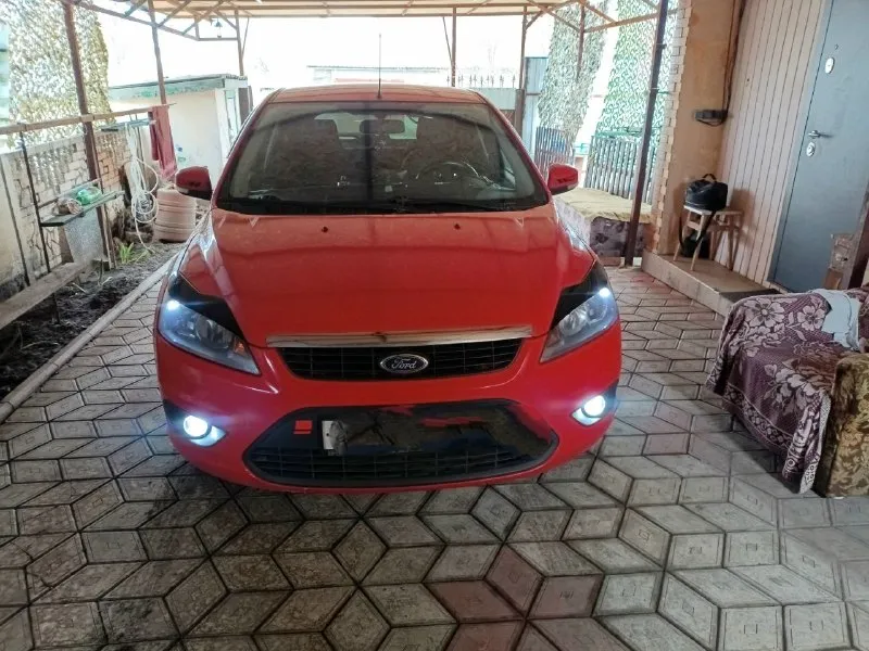 Продам форд фокус 2010г. мотор 1.8 пробег 252 000 км. по мотору и ходовой без нареканий. продажа от собственника, я хозяин. цена 650 000. звонки феникс +79493736179 евгений - фотография - 1