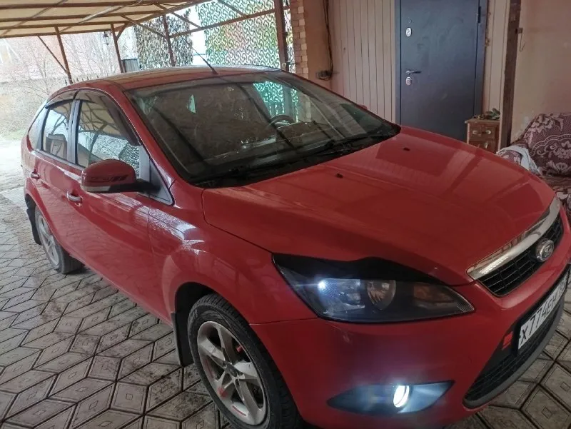 Продам форд фокус 2010г. мотор 1.8 пробег 252 000 км. по мотору и ходовой без нареканий. продажа от собственника, я хозяин. цена 650 000. звонки феникс +79493736179 евгений - фотография - 2