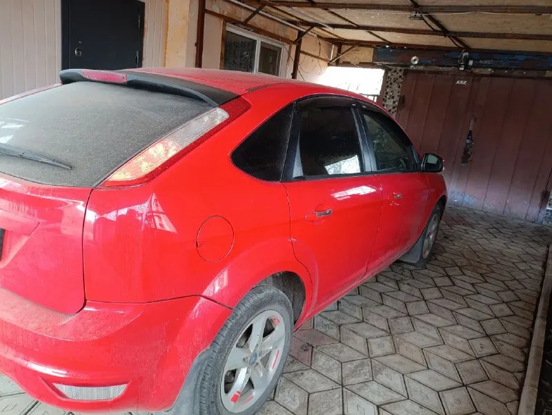 Продам форд фокус 2010г. мотор 1.8 пробег 252 000 км. по мотору и ходовой без нареканий. продажа от собственника, я хозяин. цена 650 000. звонки феникс +79493736179 евгений - фотография - 4