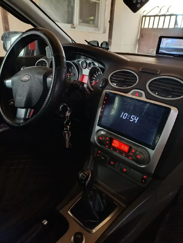 Продам форд фокус 2010г. мотор 1.8 пробег 252 000 км. по мотору и ходовой без нареканий. продажа от собственника, я хозяин. цена 650 000. звонки феникс +79493736179 евгений - фотография - 5